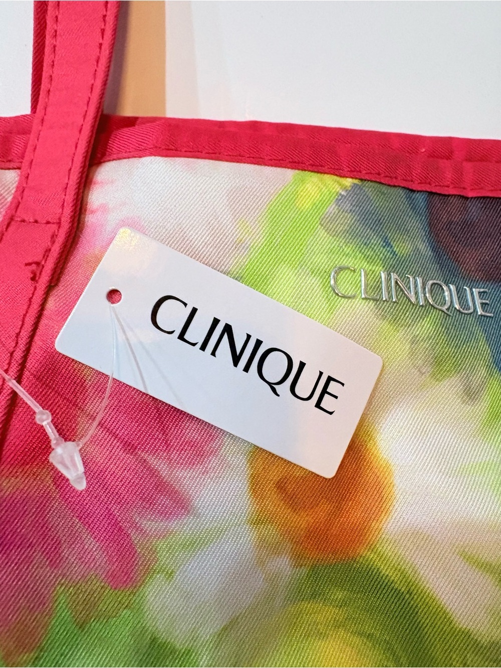 Clinique lightweight Floral Tote Bag & makeup bag in Multicolor with Pink Trim - Picture 3 of 15